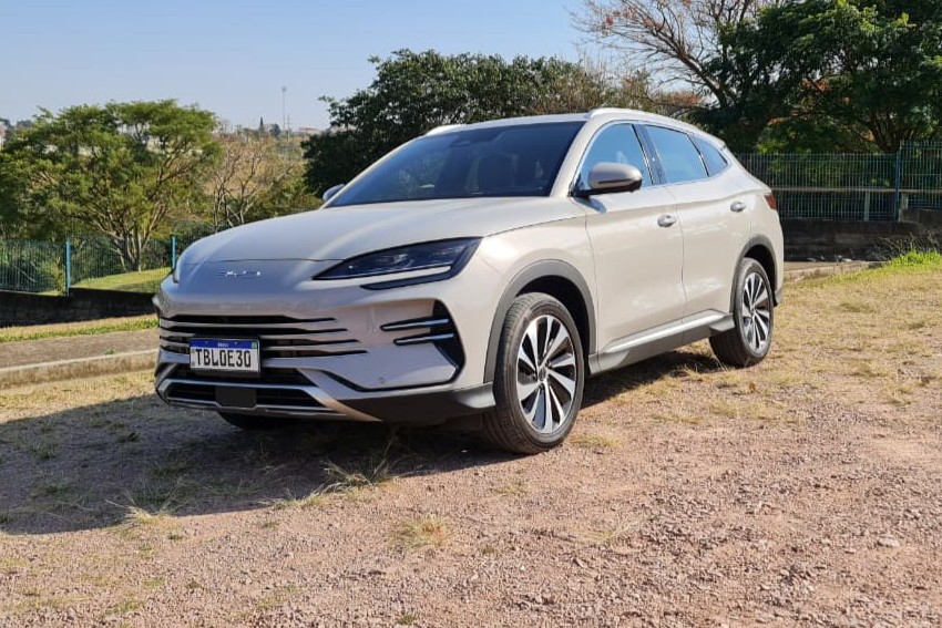 BYD Song Plus 2026 em review: novo design e mais tecnologia