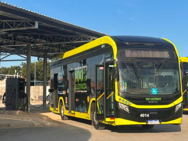 Ônibus elétricos evitam emissão de 4,75 mil toneladas de CO₂ em São José dos Campos
